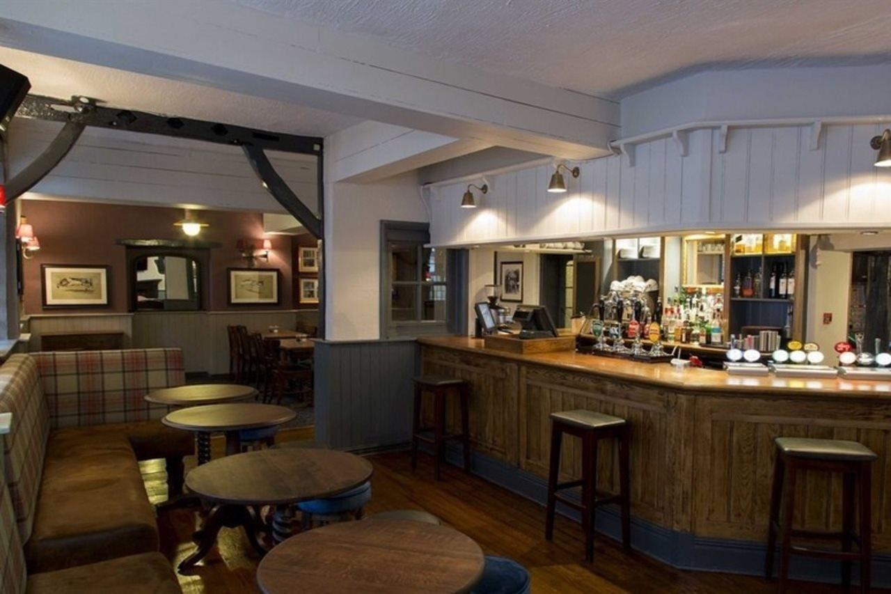 The Old Bell - Warminster Hotel Екстериор снимка