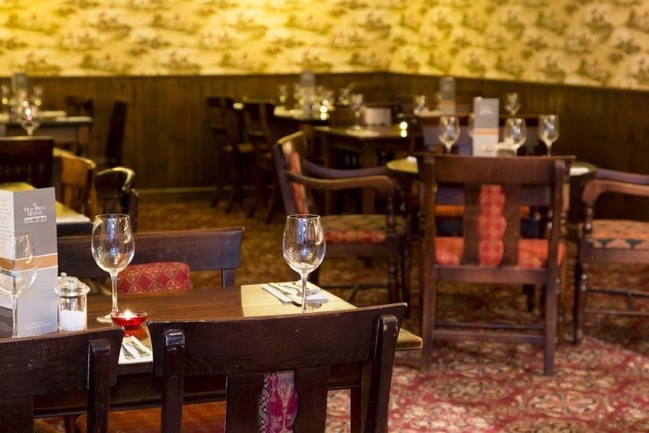 The Old Bell - Warminster Hotel Екстериор снимка