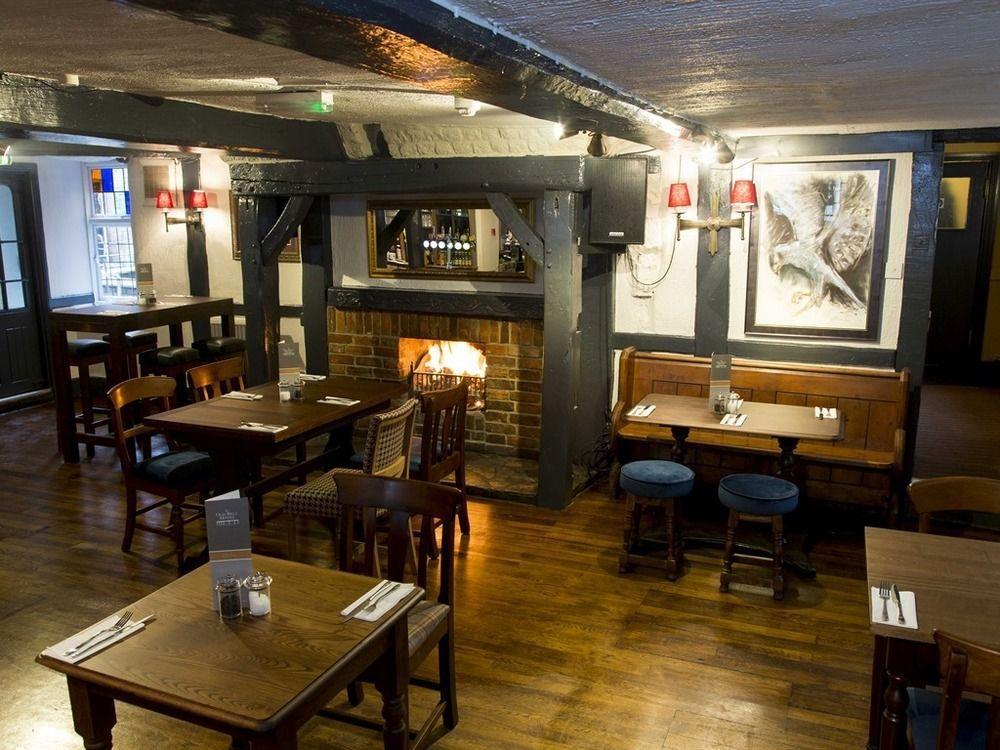 The Old Bell - Warminster Hotel Екстериор снимка